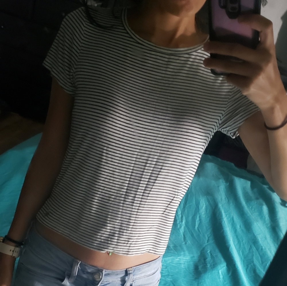 American Eagle crop top - Picture 2 of 5